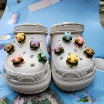 2023 Нови горещи продажба Veggie бургер Croc Charms Designer DIY лъскави обувки JIBS сабо Детски момчета и момичета Аксесоари за подаръци